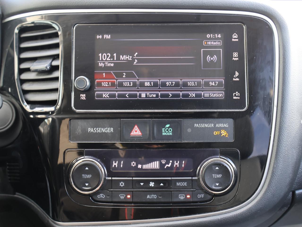 2018 Mitsubishi Outlander ES AWC CERTIFIED *ACCIDENT FREE* CAMERA BLUETOOTH HEATED SEATS CRUISE ALLOYS Photo