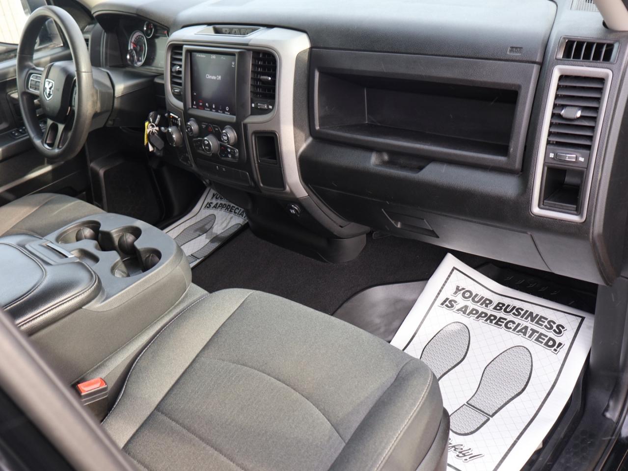 2021 RAM 1500 Classic EXPRESS 4WD CERTIFIED *ACCIDENT FREE* CAMERA BLUETOOTH CRUISE ALLOYS Photo