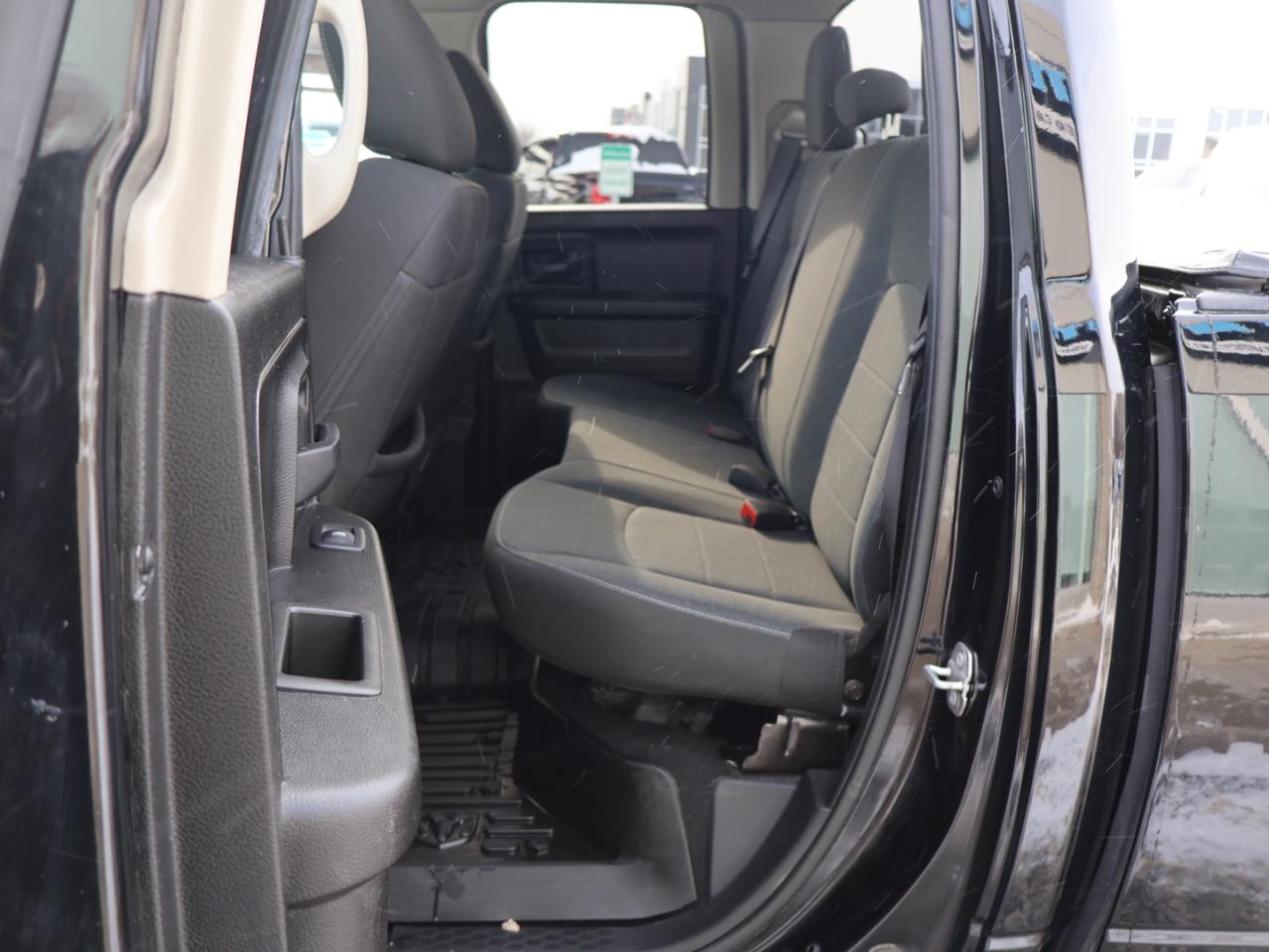 2021 RAM 1500 Classic EXPRESS 4WD CERTIFIED *ACCIDENT FREE* CAMERA BLUETOOTH CRUISE ALLOYS Photo