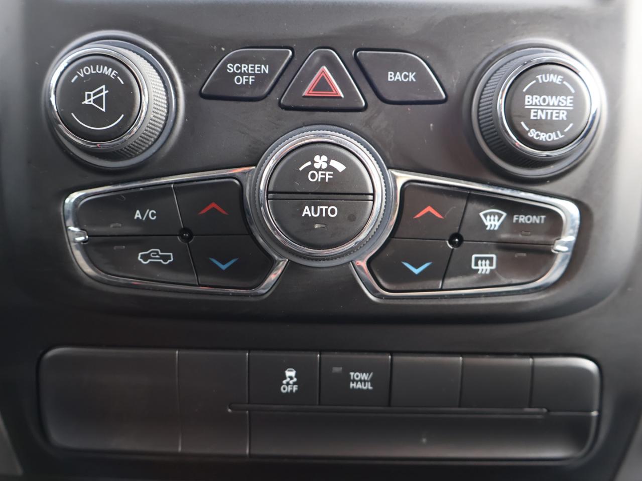 2021 RAM 1500 Classic EXPRESS 4WD CERTIFIED *ACCIDENT FREE* CAMERA BLUETOOTH CRUISE ALLOYS Photo