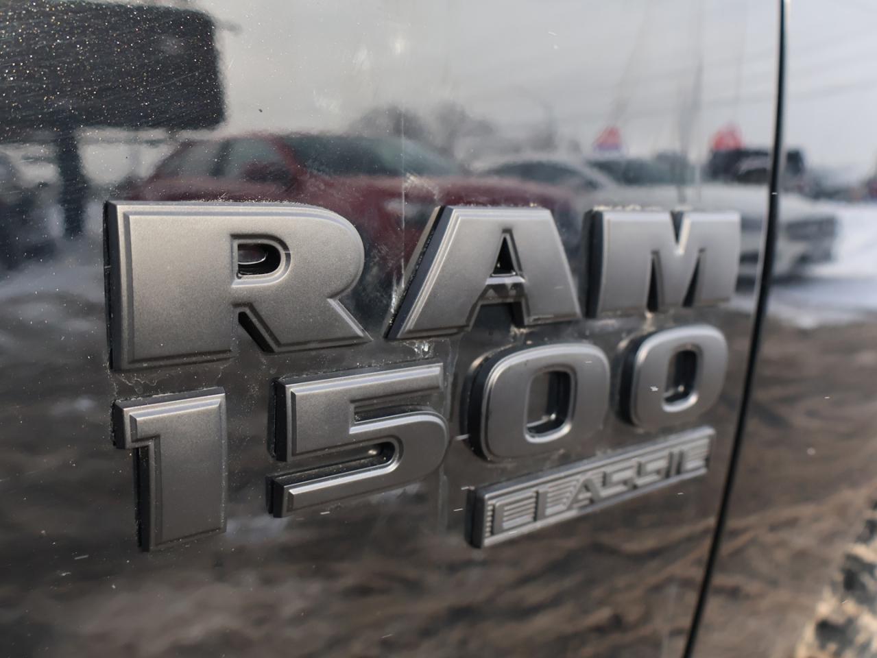 2021 RAM 1500 Classic EXPRESS 4WD CERTIFIED *ACCIDENT FREE* CAMERA BLUETOOTH CRUISE ALLOYS Photo