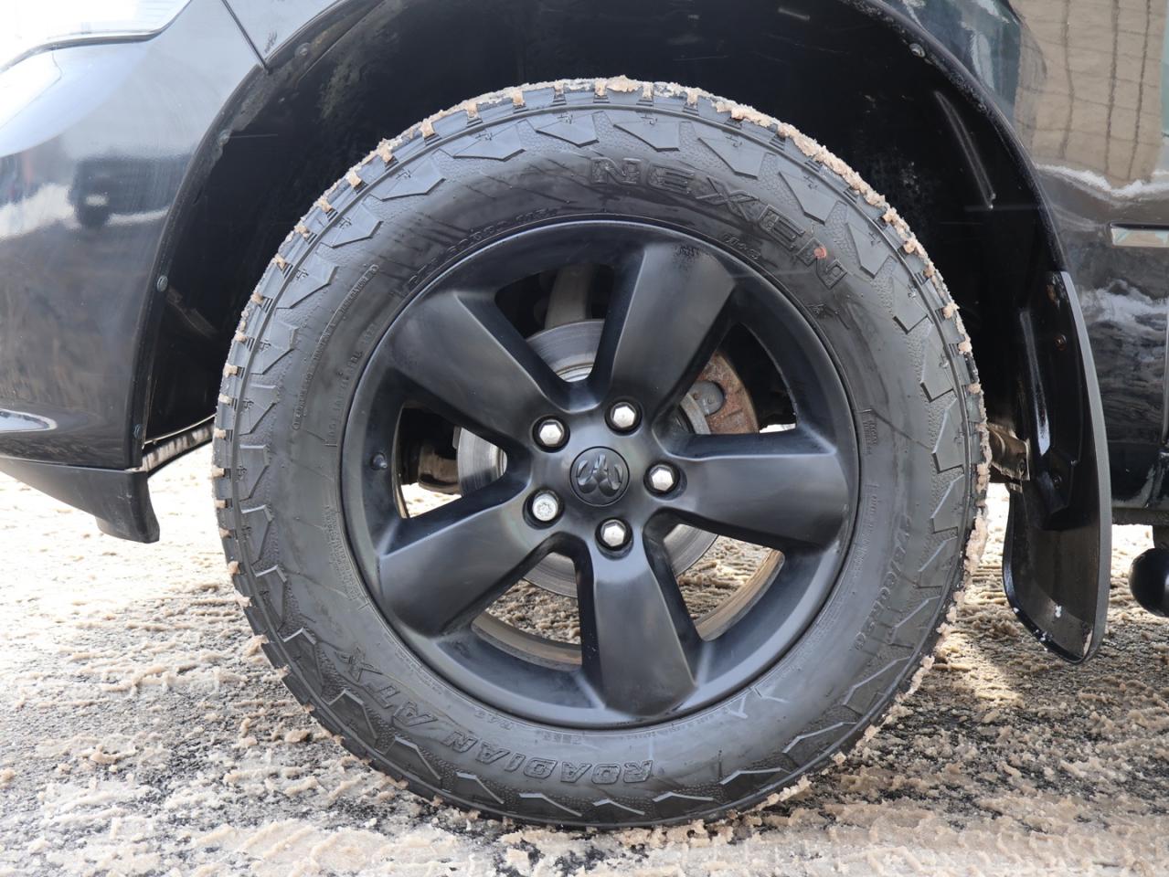 2021 RAM 1500 Classic EXPRESS 4WD CERTIFIED *ACCIDENT FREE* CAMERA BLUETOOTH CRUISE ALLOYS Photo