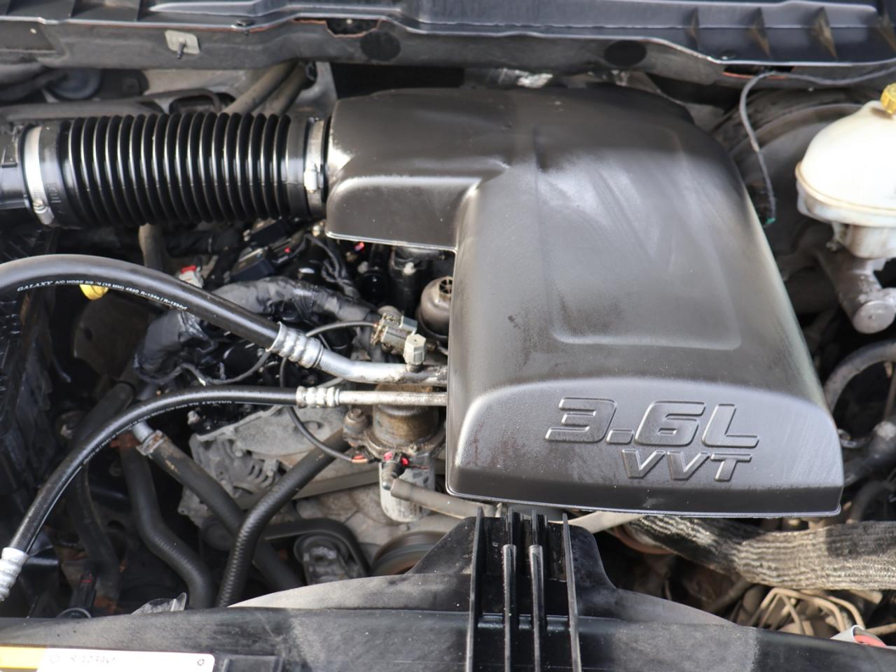 2021 RAM 1500 Classic EXPRESS 4WD CERTIFIED *ACCIDENT FREE* CAMERA BLUETOOTH CRUISE ALLOYS Photo