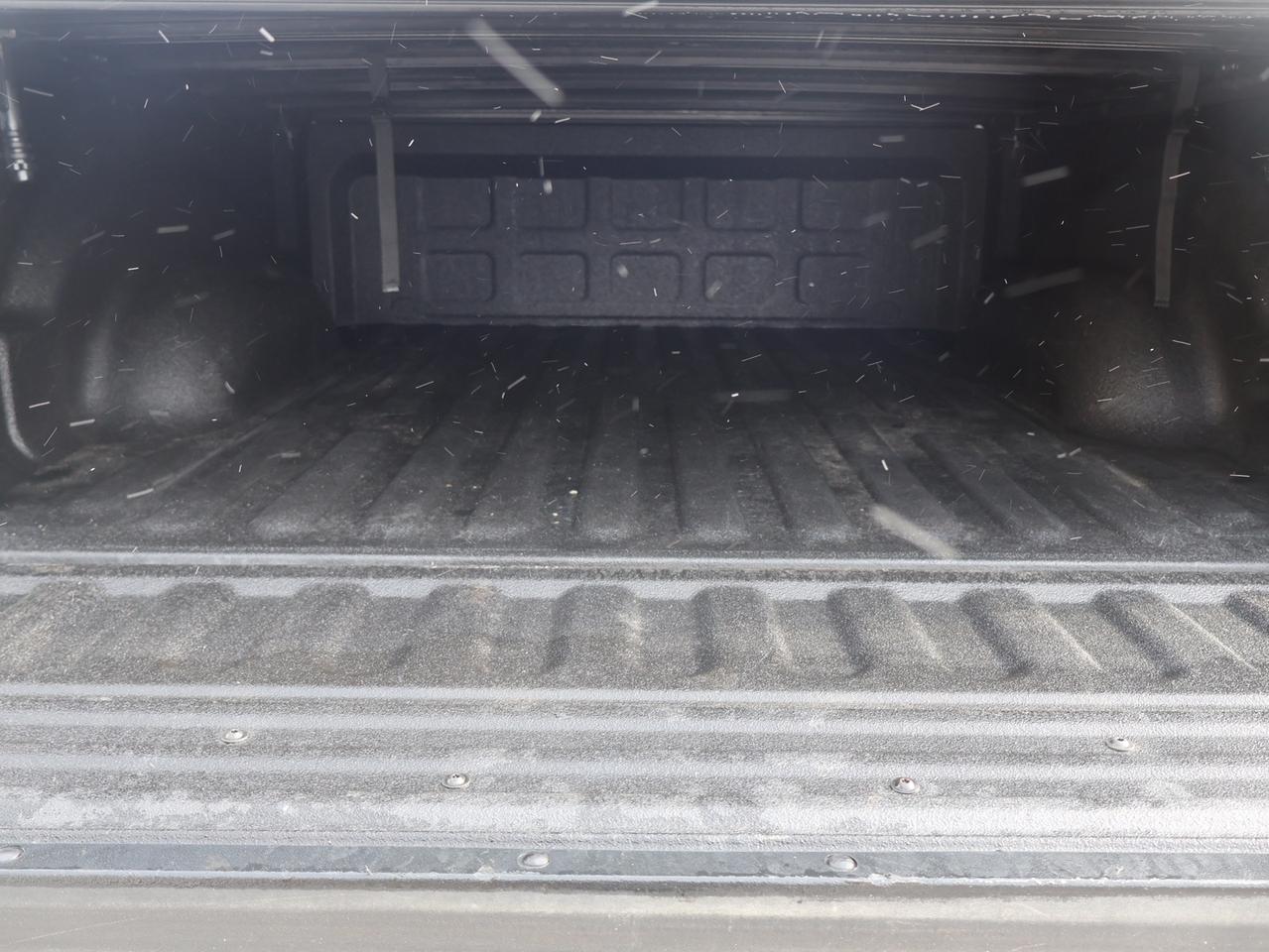 2021 RAM 1500 Classic EXPRESS 4WD CERTIFIED *ACCIDENT FREE* CAMERA BLUETOOTH CRUISE ALLOYS Photo