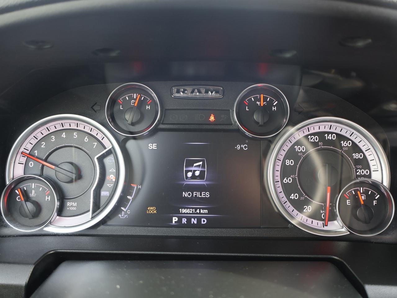 2021 RAM 1500 Classic EXPRESS 4WD CERTIFIED *ACCIDENT FREE* CAMERA BLUETOOTH CRUISE ALLOYS Photo