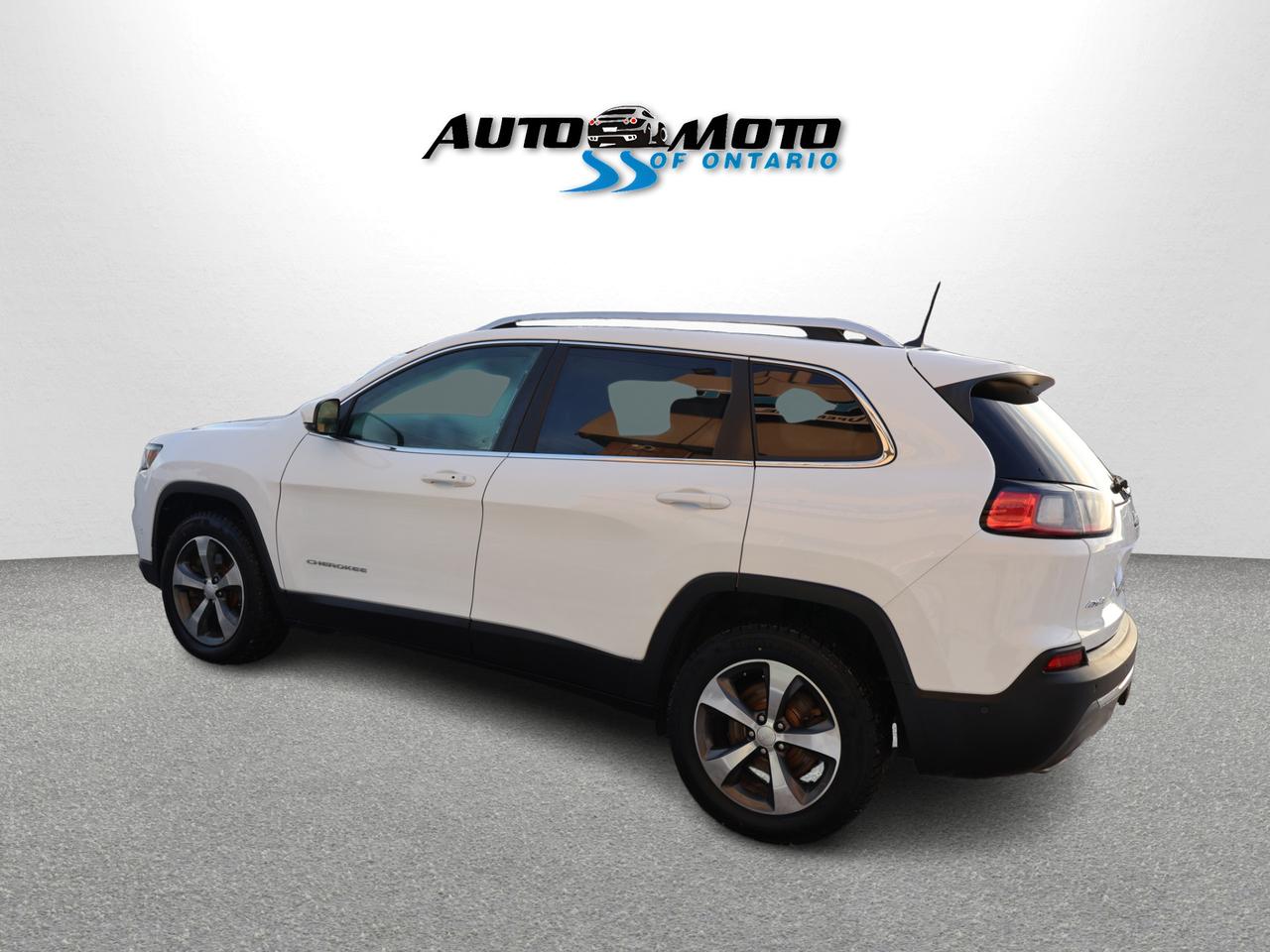 2019 Jeep Cherokee V6 LIMITED 4WD CERTIFIED *ACCIDENT FREE* CAMERA NAV BLUETOOTH LEATHER HEATED SEATS PANO ROOF CRUISE ALLOYS Photo3