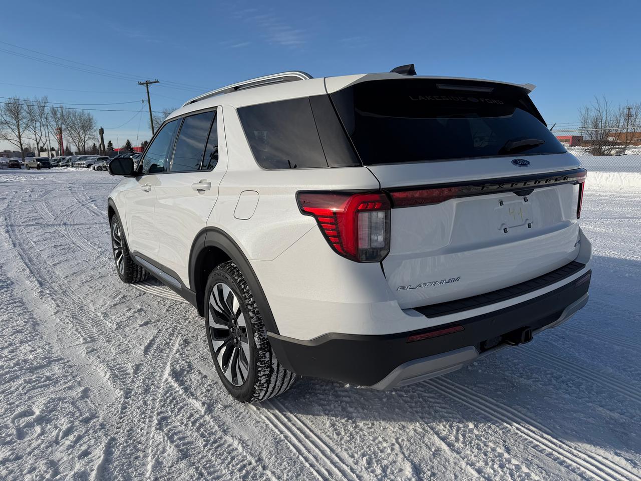 2026 Ford Explorer Platinum Photo3