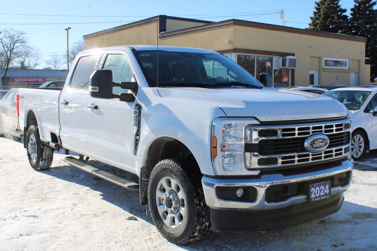 2024 Ford SUPER DUTY F-250 SRW XLT 4WD Crew Cab 8' Box Photo