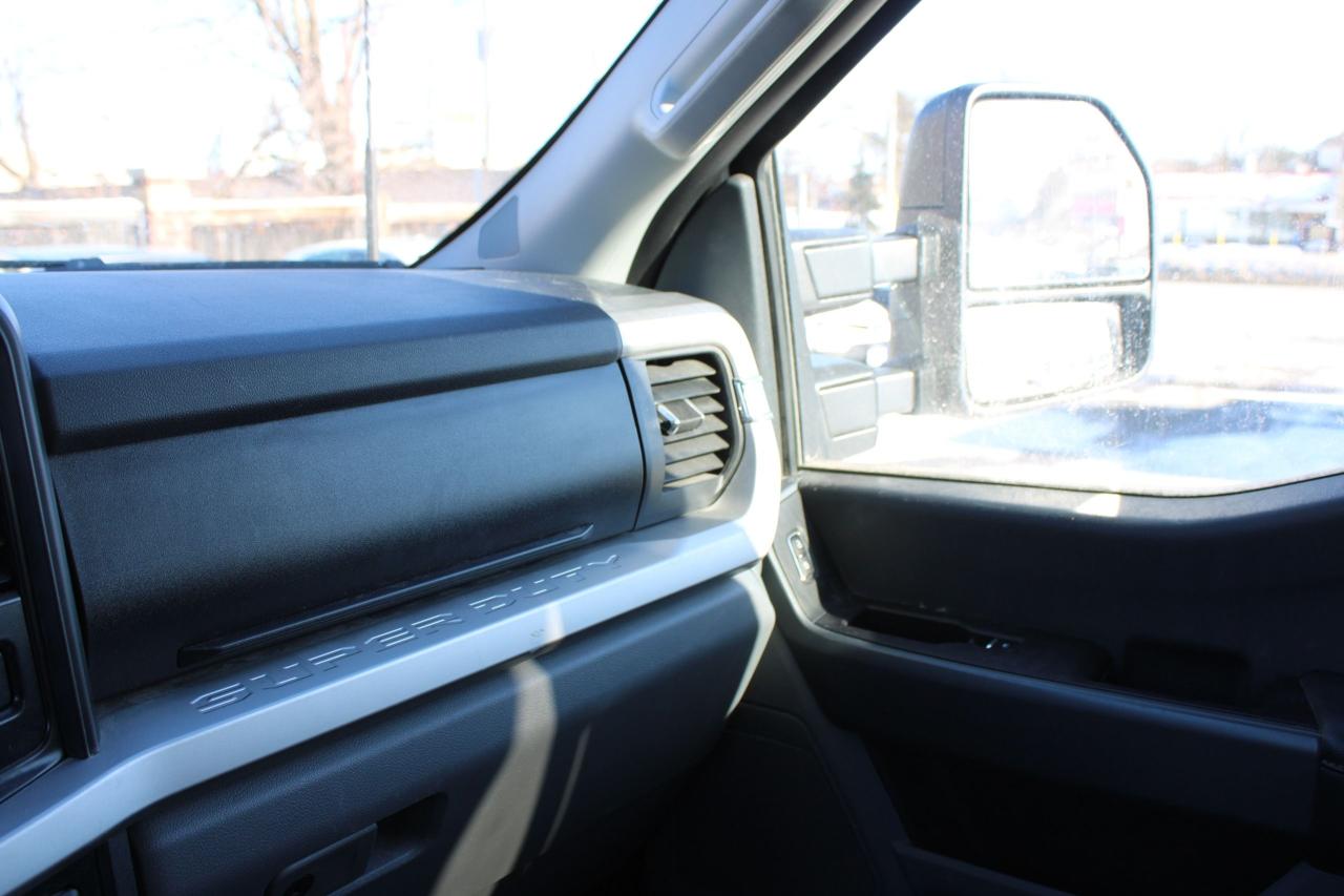 2024 Ford SUPER DUTY F-250 SRW XLT 4WD Crew Cab 8' Box Photo