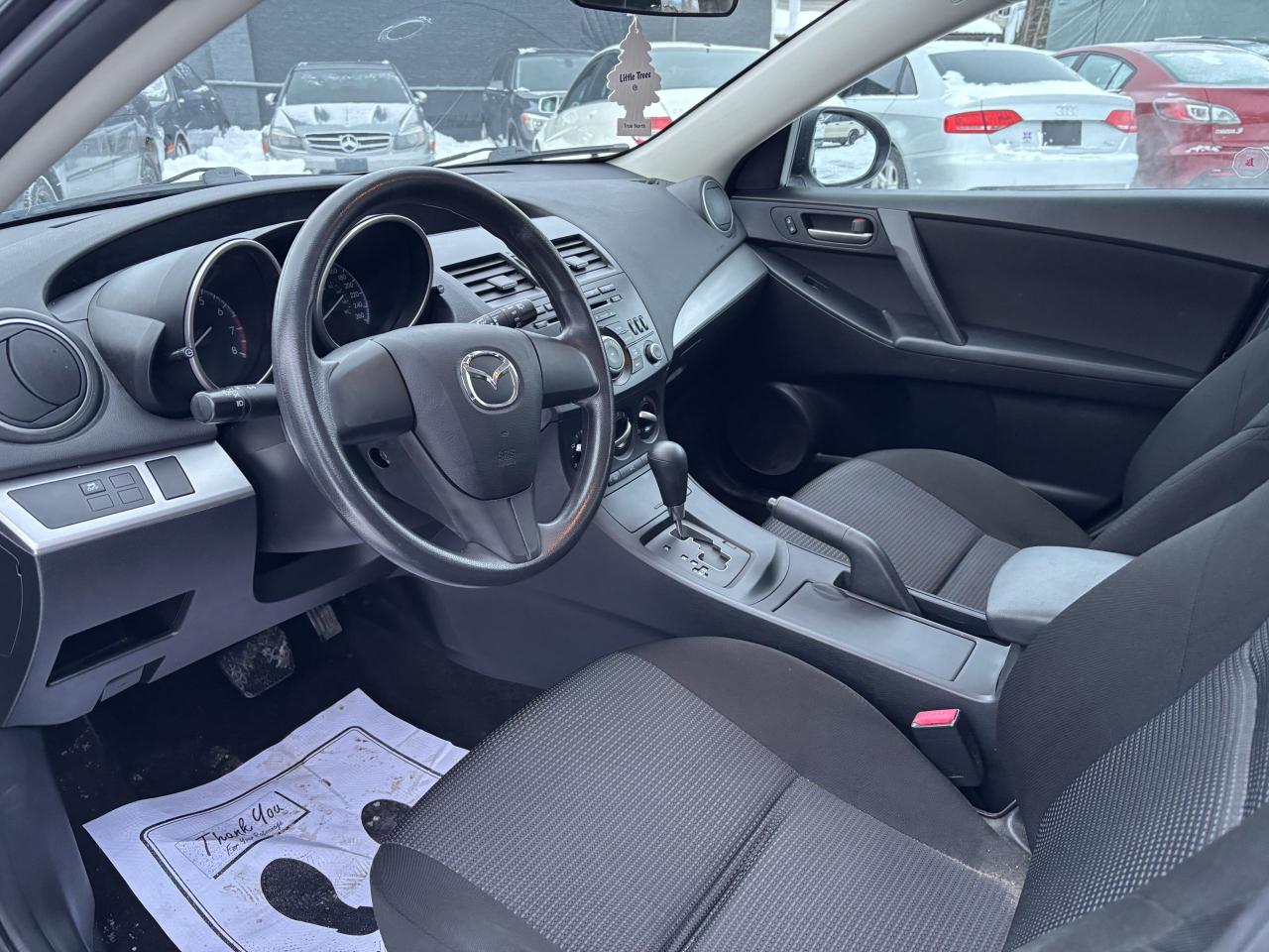 2013 Mazda MAZDA3 GX Photo