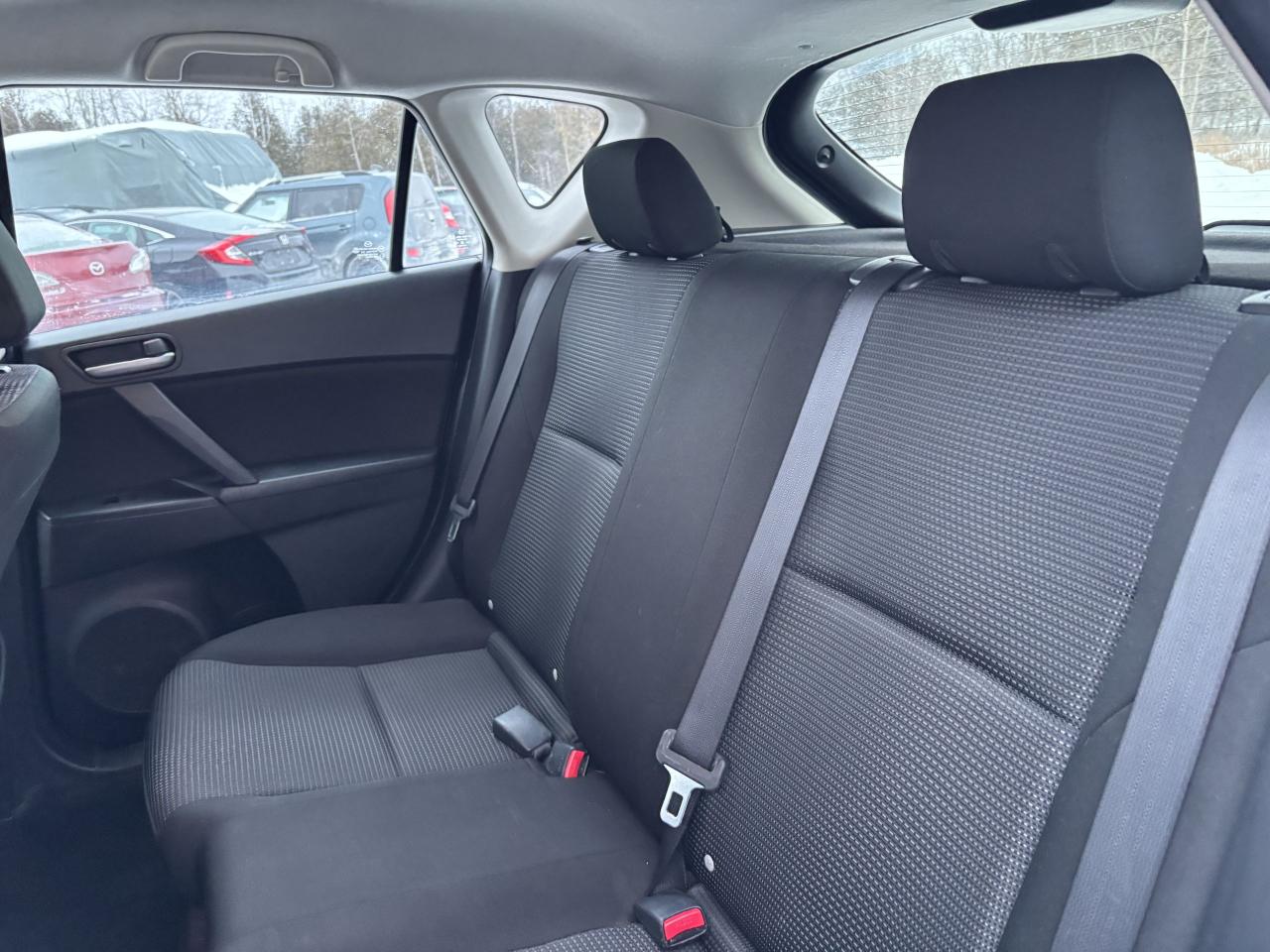 2013 Mazda MAZDA3 GX Photo