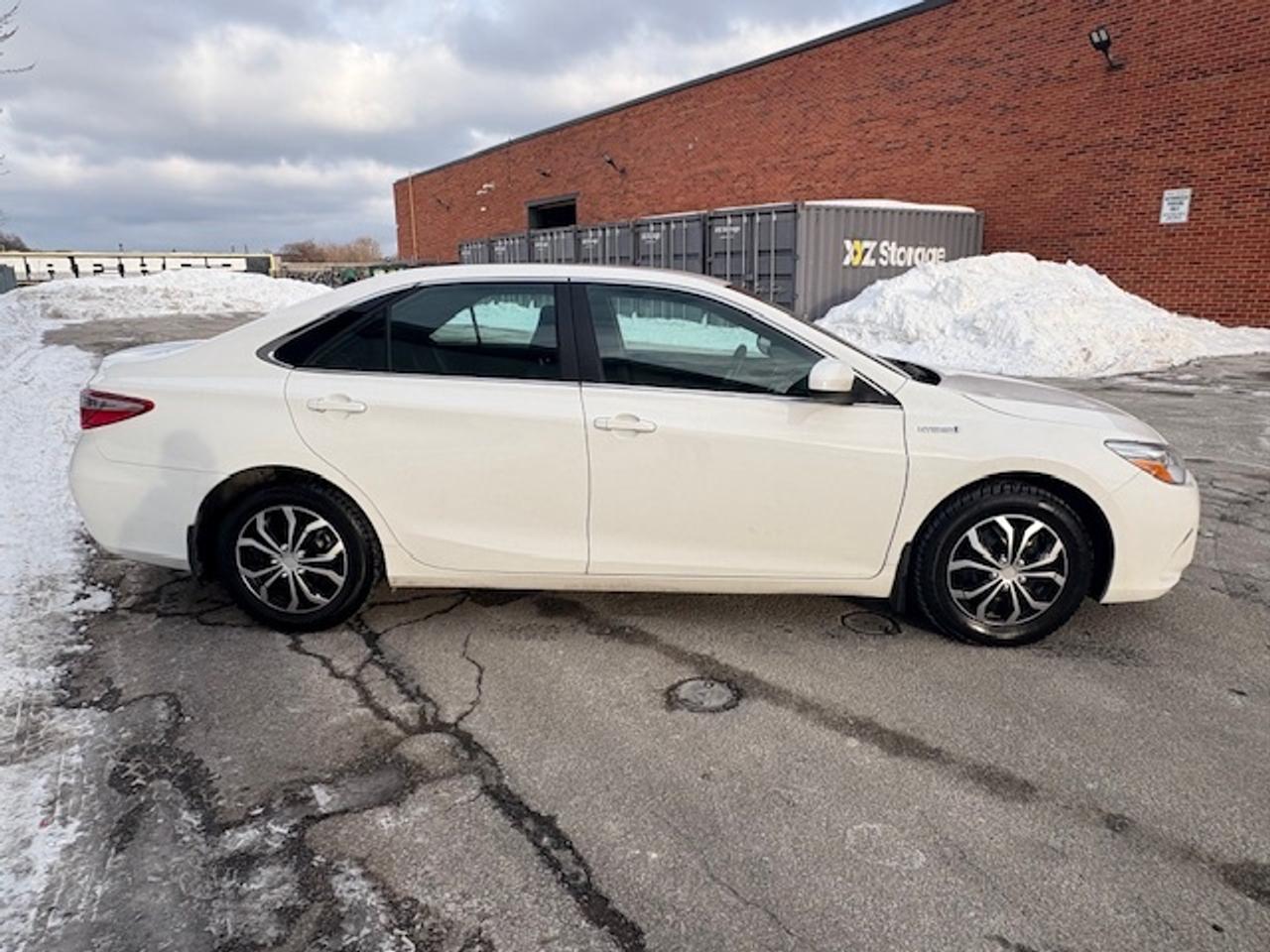 2016 Toyota Camry HYBRID LE **HYBRID-ONLY 88,000KM-1 OWNER-WE FINANCE** Photo