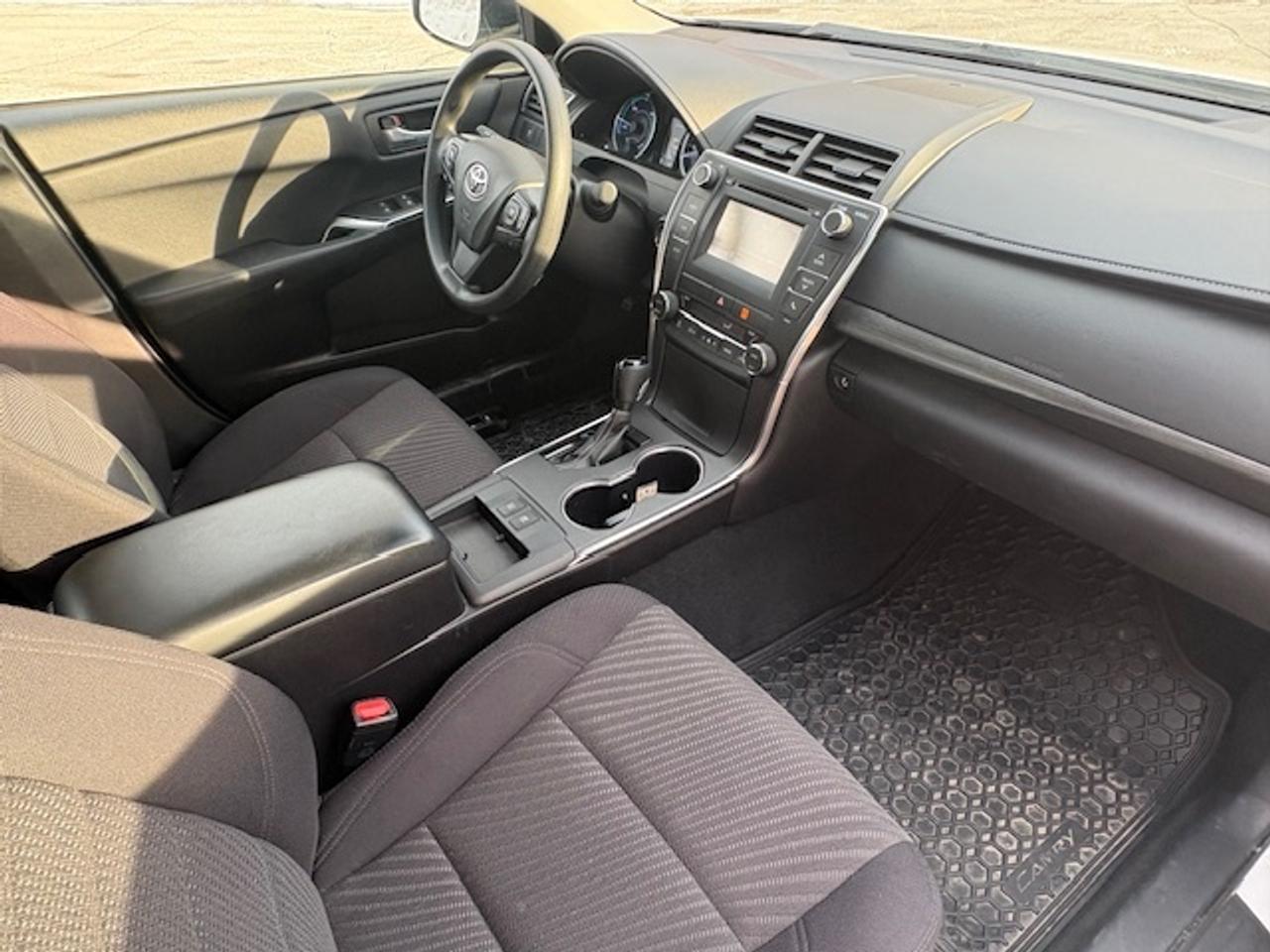 2016 Toyota Camry HYBRID LE **HYBRID-ONLY 88,000KM-1 OWNER-WE FINANCE** Photo