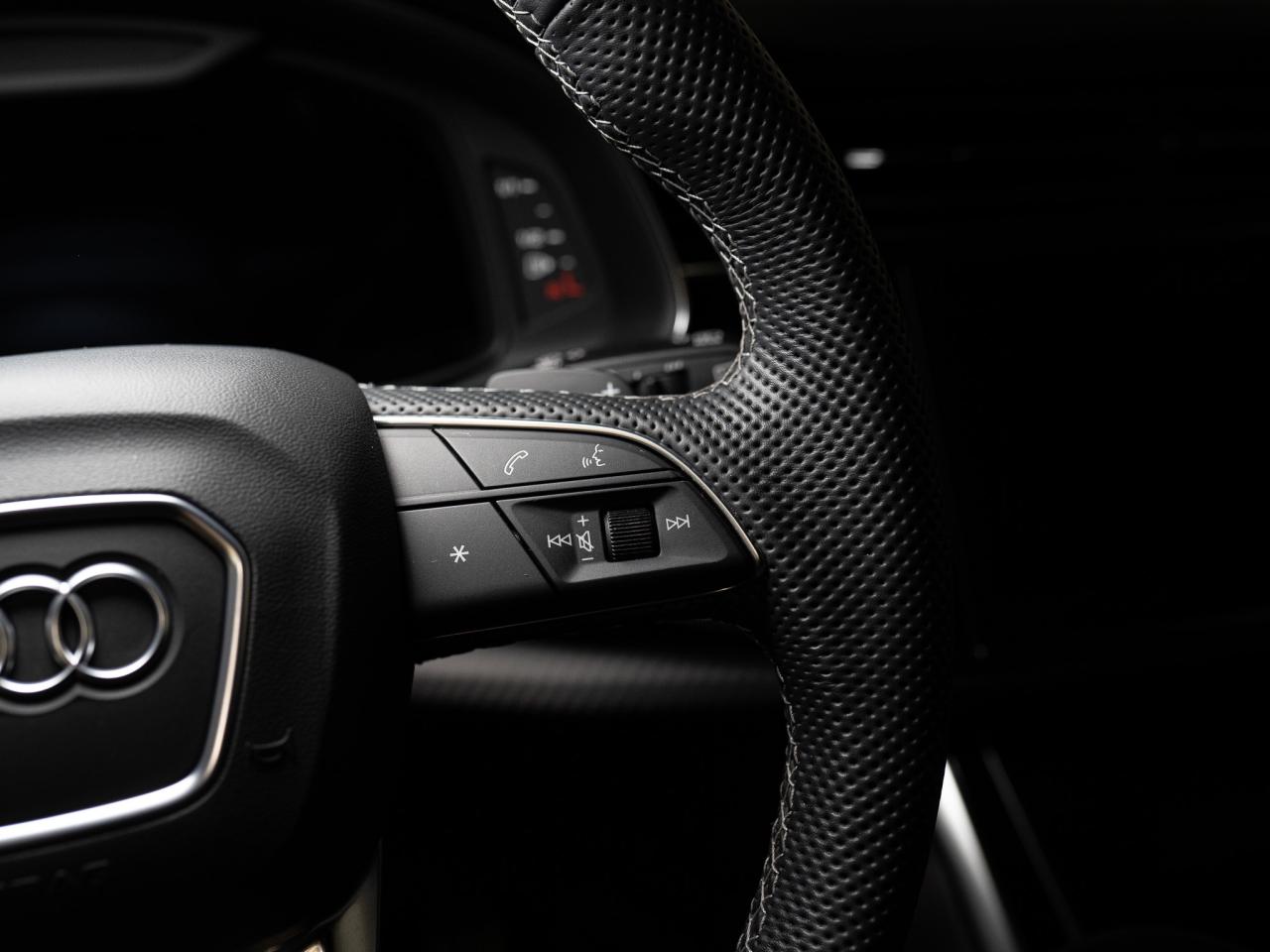 2025 Audi SQ7 BLACK OPTICS | 7 PASS | HUD | PANO | 22 IN Photo