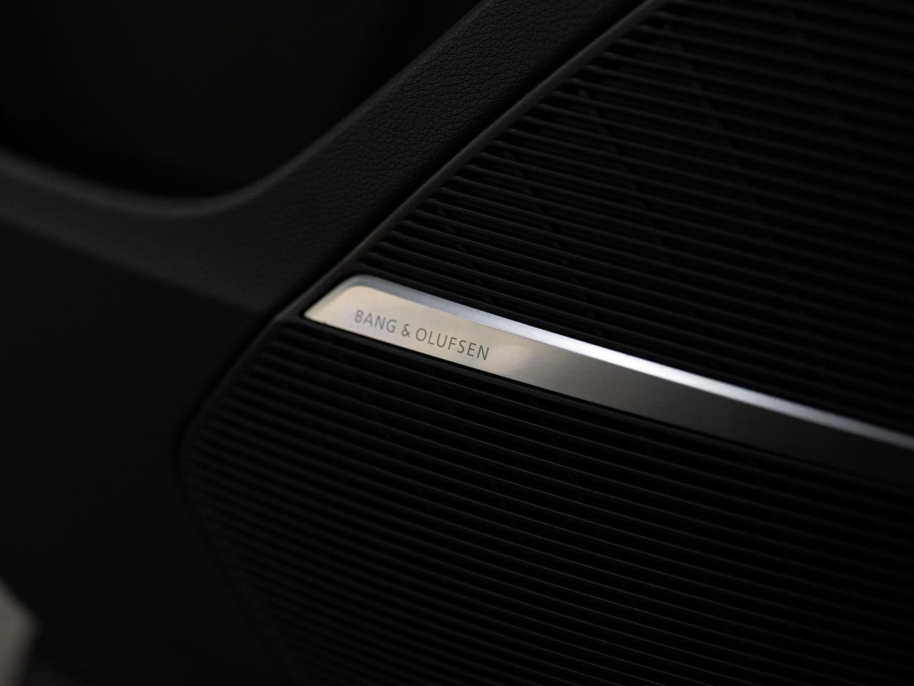 2025 Audi SQ7 BLACK OPTICS | 7 PASS | HUD | PANO | 22 IN Photo