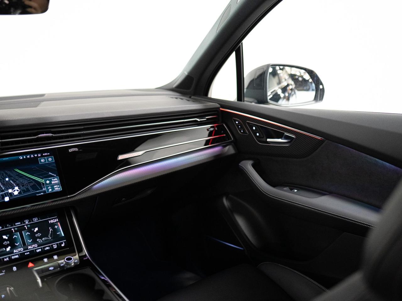 2025 Audi SQ7 BLACK OPTICS | 7 PASS | HUD | PANO | 22 IN Photo