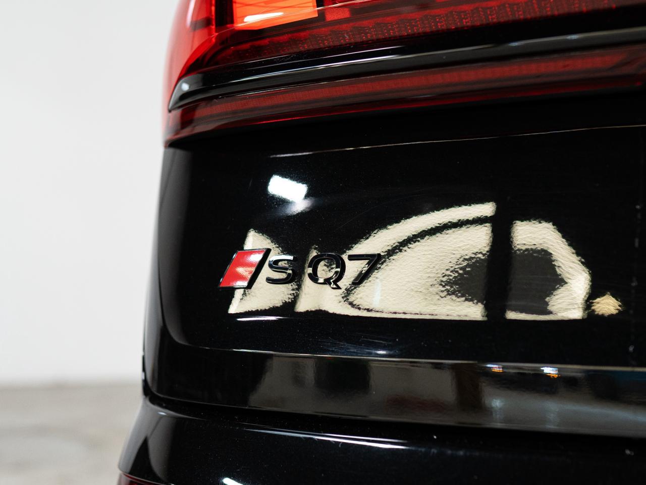 2025 Audi SQ7 BLACK OPTICS | 7 PASS | HUD | PANO | 22 IN Photo