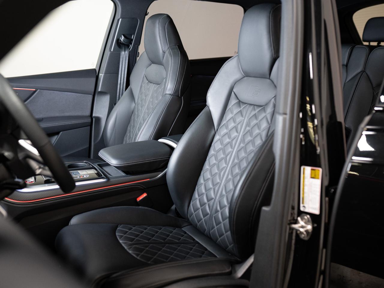 2025 Audi SQ7 BLACK OPTICS | 7 PASS | HUD | PANO | 22 IN Photo