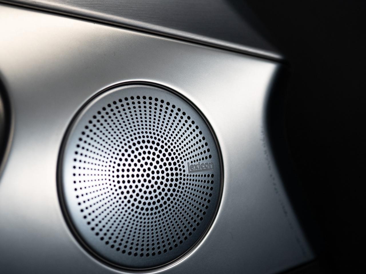 2020 Genesis G70 2.0T | ELITE | AWD | SUNROOF | LEXICON SOUND Photo