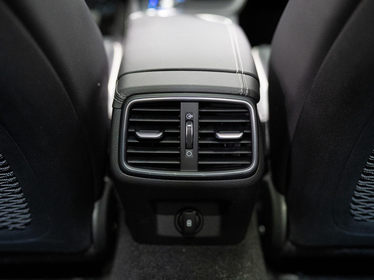 2020 Genesis G70 2.0T | ELITE | AWD | SUNROOF | LEXICON SOUND Photo