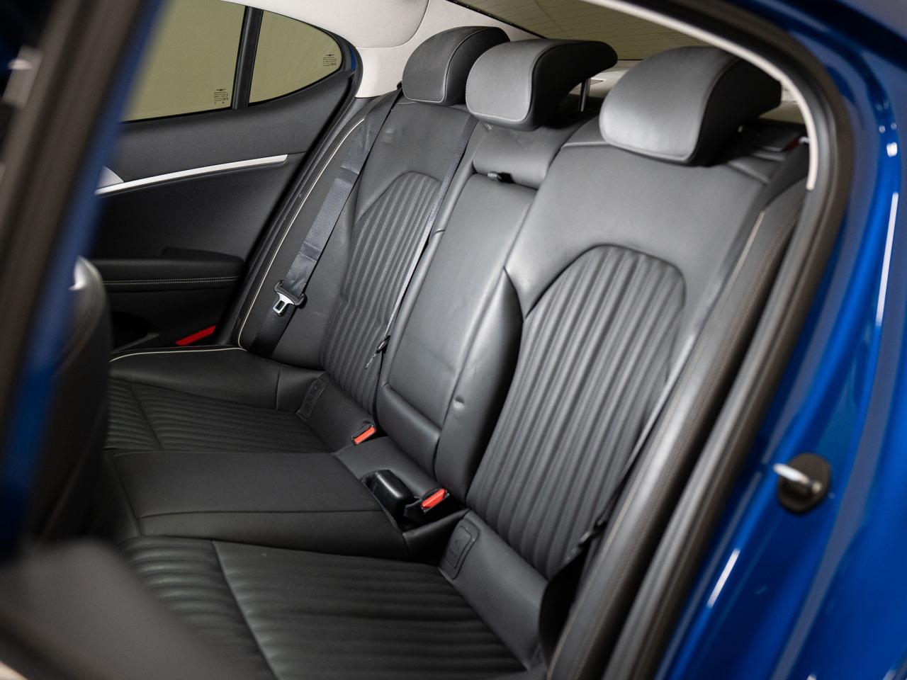 2020 Genesis G70 2.0T | ELITE | AWD | SUNROOF | LEXICON SOUND Photo