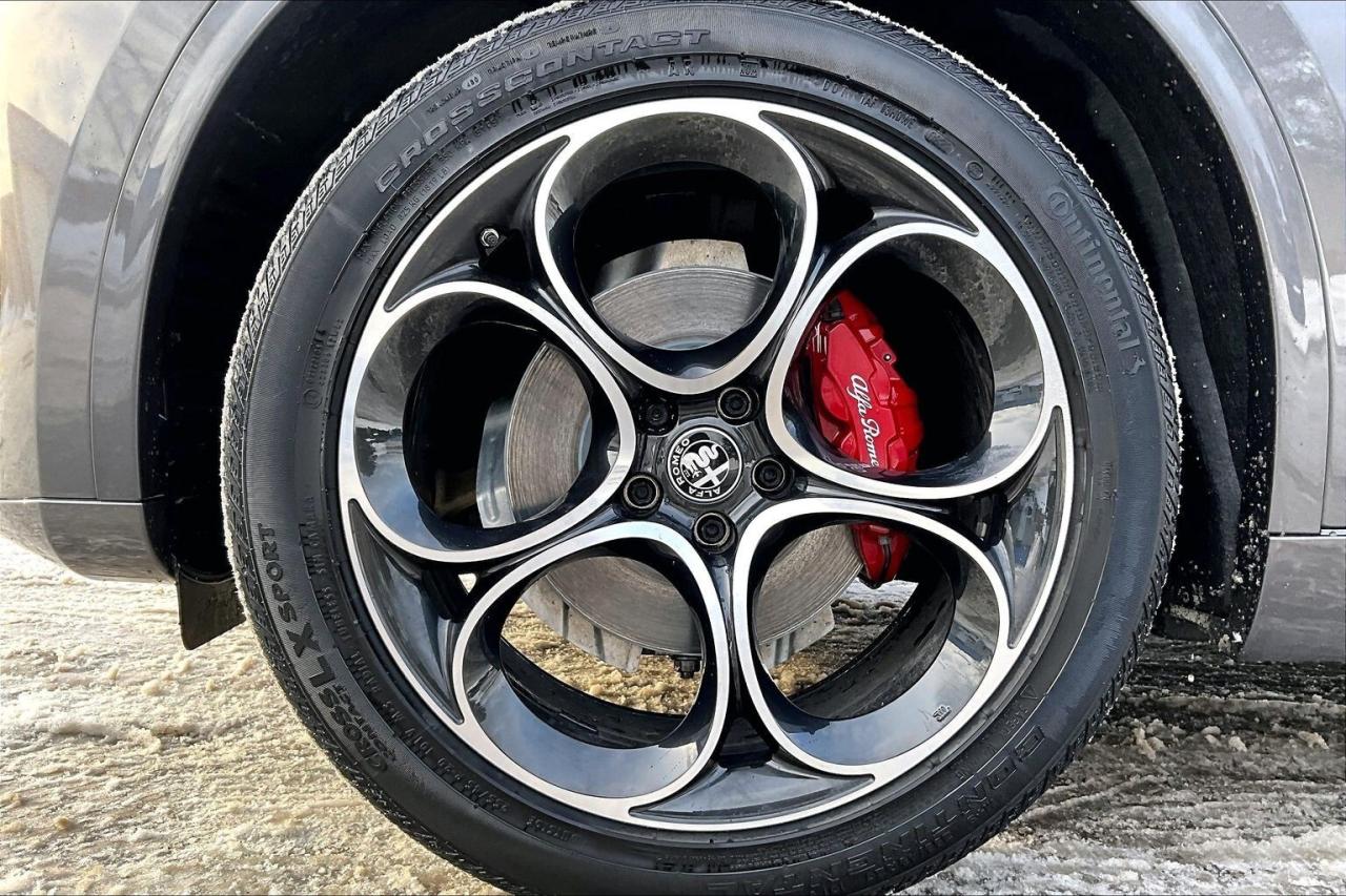 2022 Alfa Romeo Stelvio Veloce | Premium Leather | Harman Kardon | AWD Photo