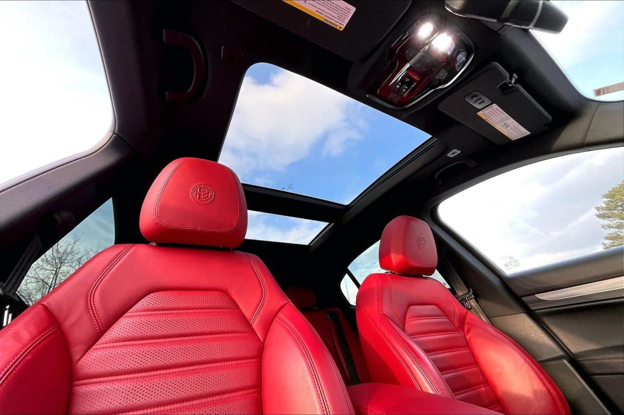 2022 Alfa Romeo Stelvio Veloce | Premium Leather | Harman Kardon | AWD Photo