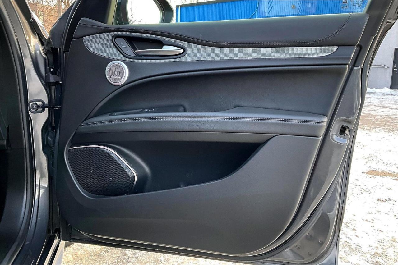 2022 Alfa Romeo Stelvio Veloce | Premium Leather | Harman Kardon | AWD Photo