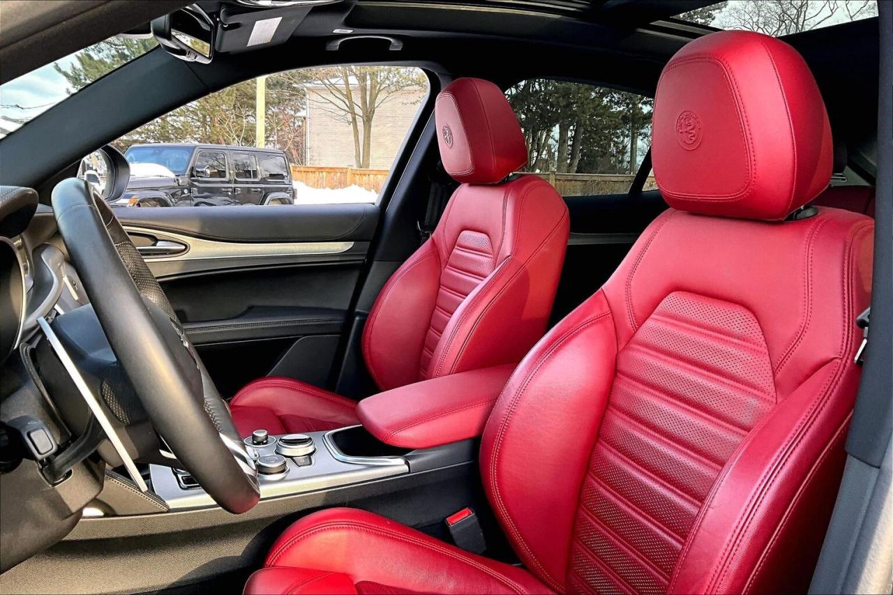 2022 Alfa Romeo Stelvio Veloce | Premium Leather | Harman Kardon | AWD Photo