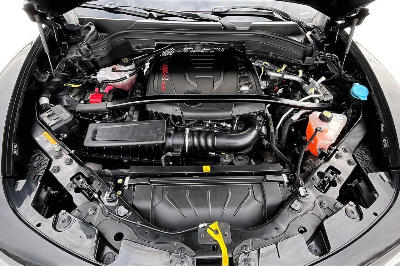 2022 Alfa Romeo Stelvio Veloce | Premium Leather | Harman Kardon | AWD Photo