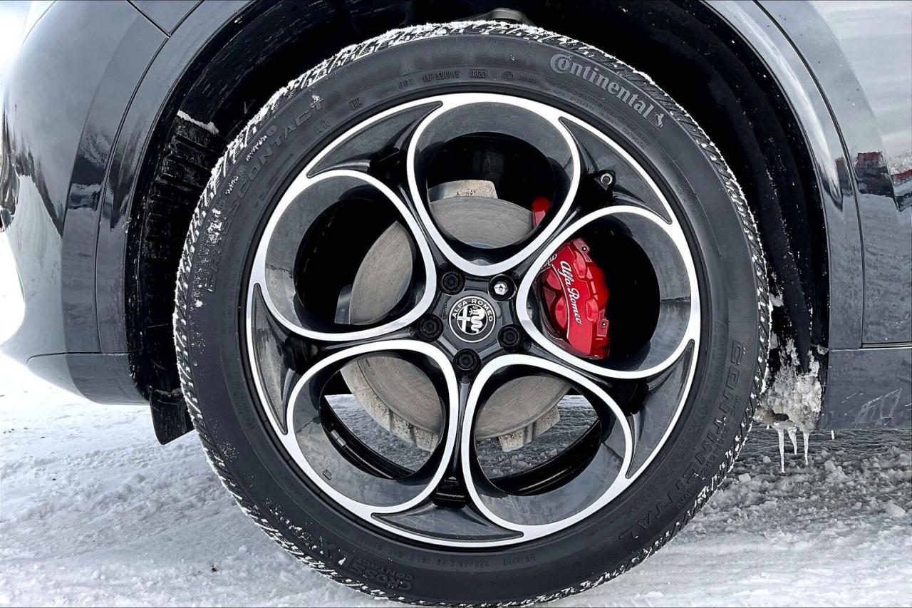 2022 Alfa Romeo Stelvio Veloce | Premium Leather | Harman Kardon | AWD Photo