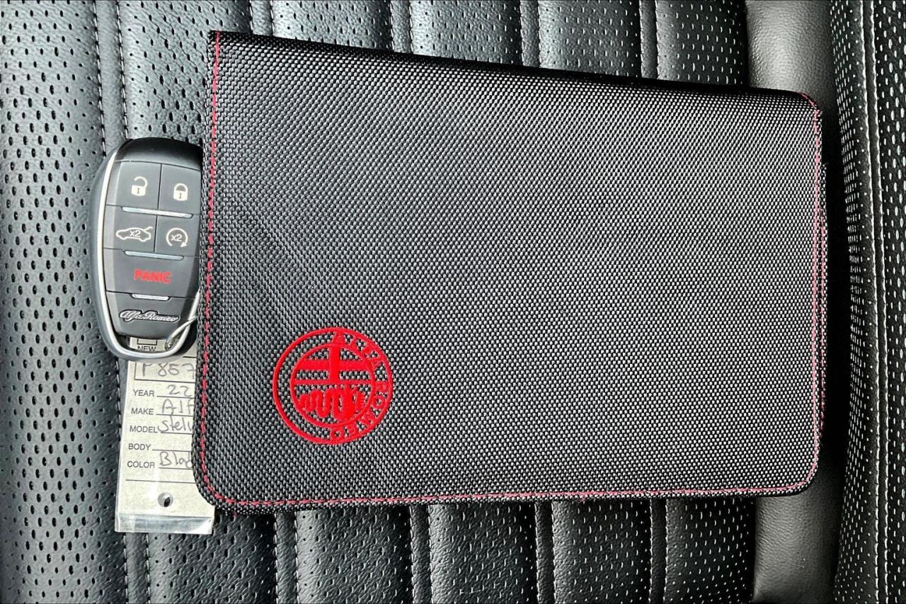 2022 Alfa Romeo Stelvio Veloce | Premium Leather | Harman Kardon | AWD Photo
