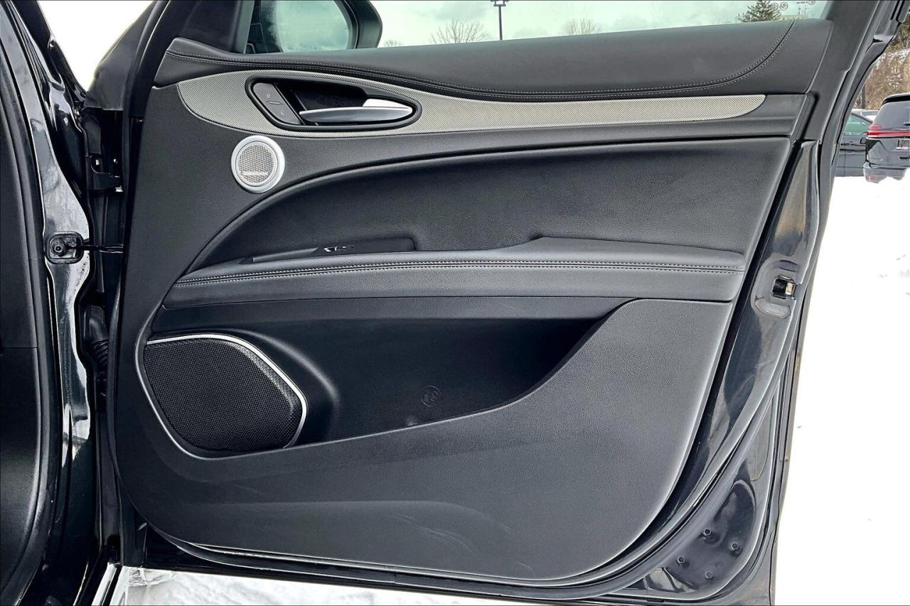 2022 Alfa Romeo Stelvio Veloce | Premium Leather | Harman Kardon | AWD Photo