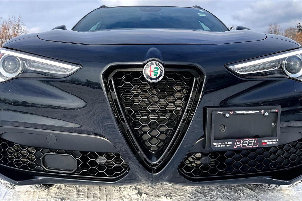2022 Alfa Romeo Stelvio Veloce | Premium Leather | Harman Kardon | AWD Photo