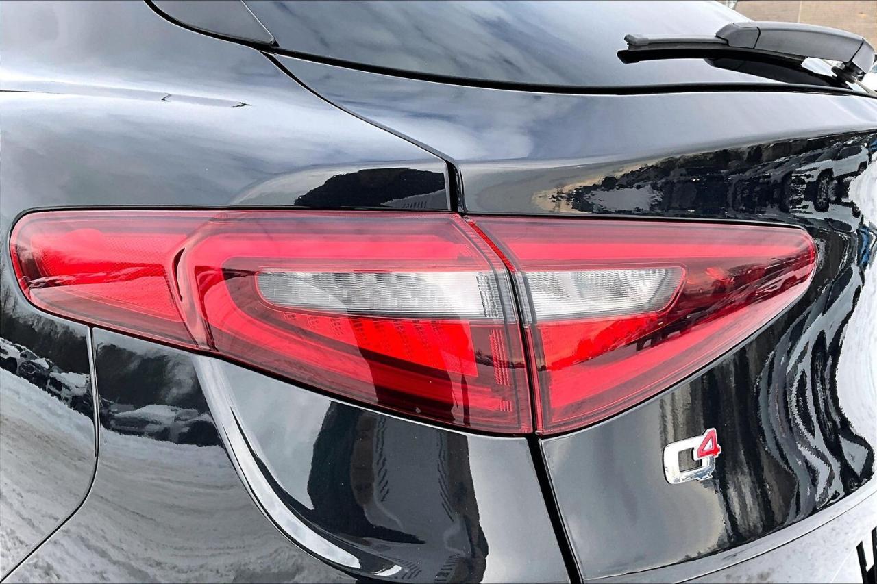 2022 Alfa Romeo Stelvio Veloce | Premium Leather | Harman Kardon | AWD Photo