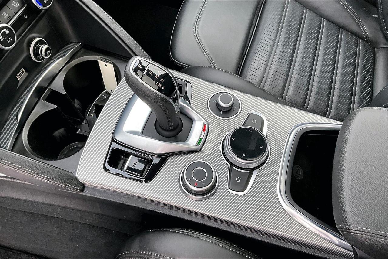 2022 Alfa Romeo Stelvio Veloce | Premium Leather | Harman Kardon | AWD Photo