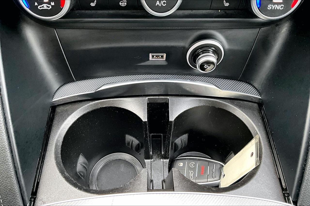 2022 Alfa Romeo Stelvio Veloce | Premium Leather | Harman Kardon | AWD Photo