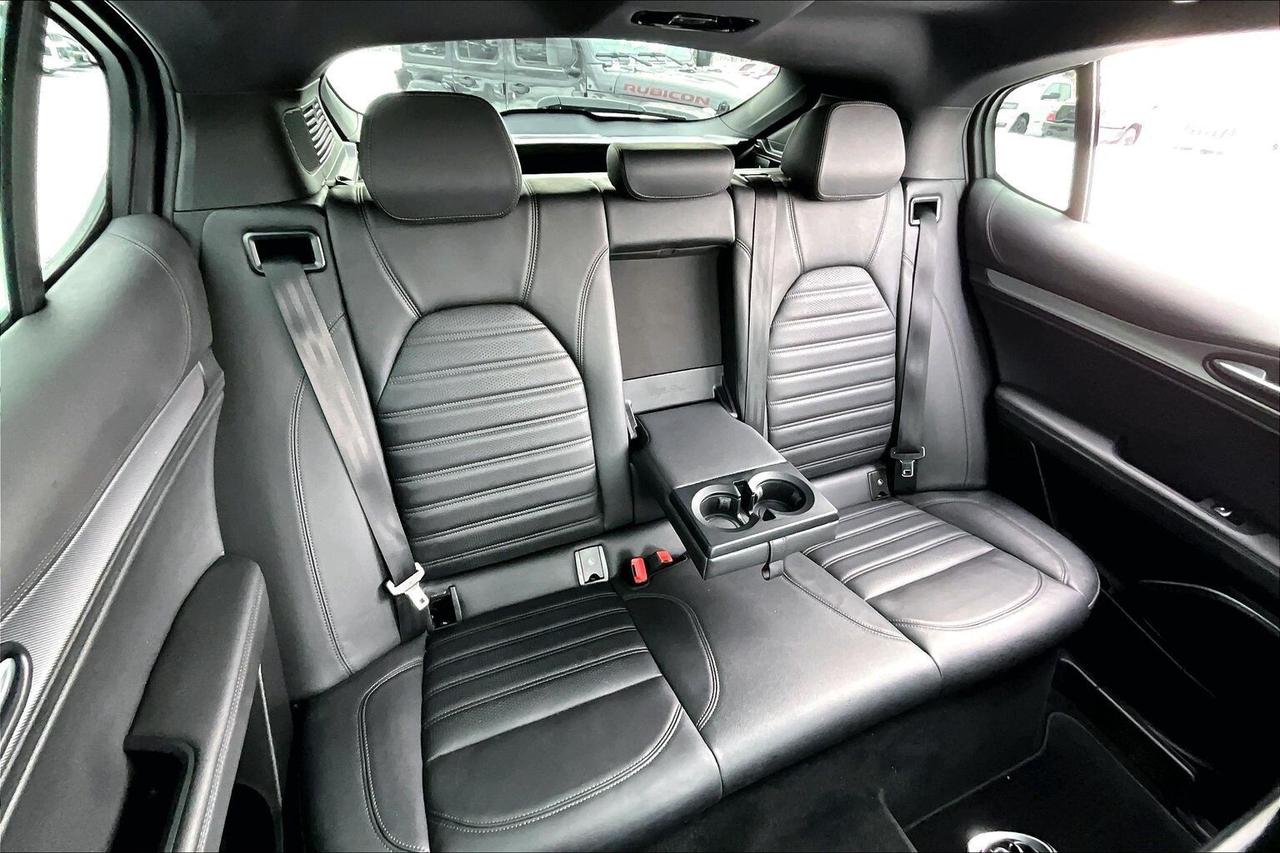 2022 Alfa Romeo Stelvio Veloce | Premium Leather | Harman Kardon | AWD Photo