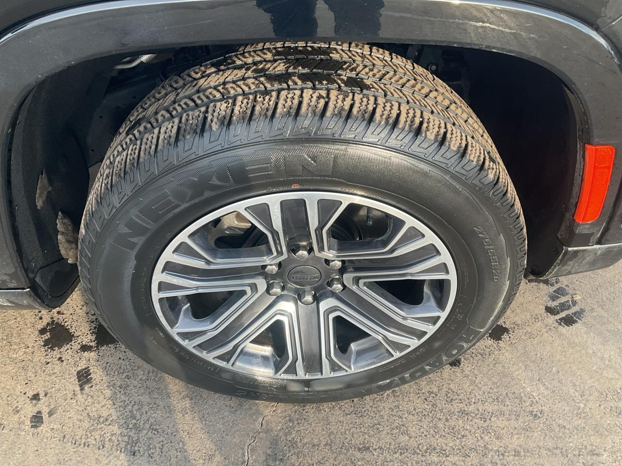 2023 Jeep Wagoneer 7 PASSENGER / FULL SIZE / LUXURY / 4x4 / LEATHER Photo3