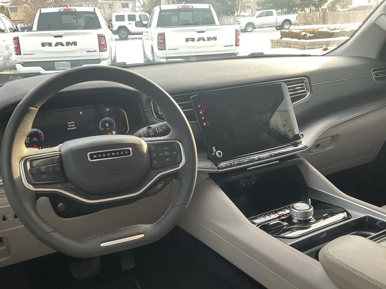 2023 Jeep Wagoneer 7 PASSENGER / FULL SIZE / LUXURY / 4x4 / LEATHER Photo