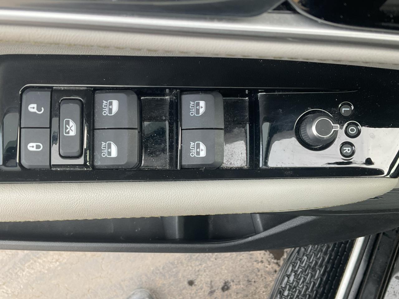 2023 Jeep Wagoneer 7 PASSENGER / FULL SIZE / LUXURY / 4x4 / LEATHER Photo