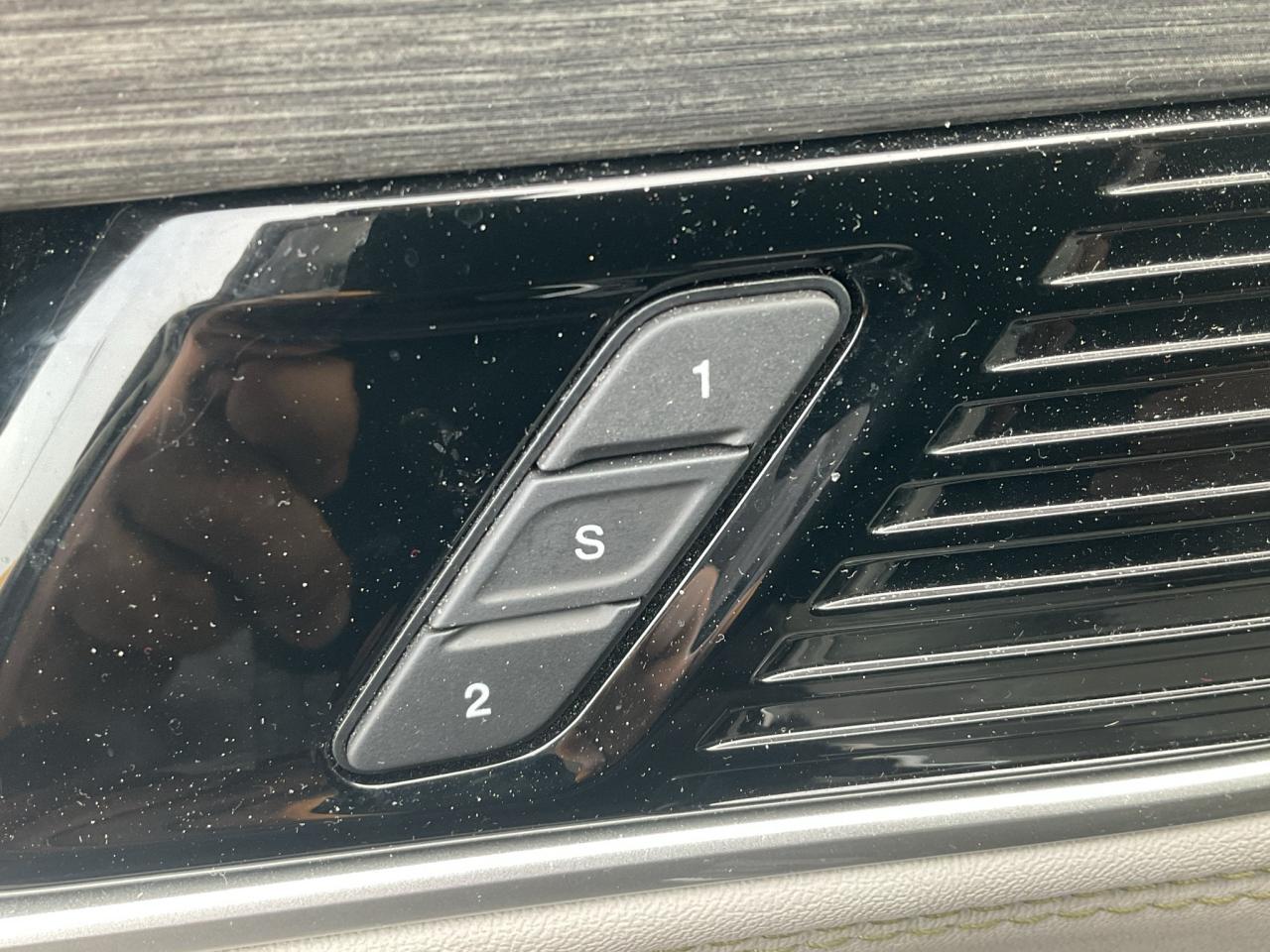 2023 Jeep Wagoneer 7 PASSENGER / FULL SIZE / LUXURY / 4x4 / LEATHER Photo