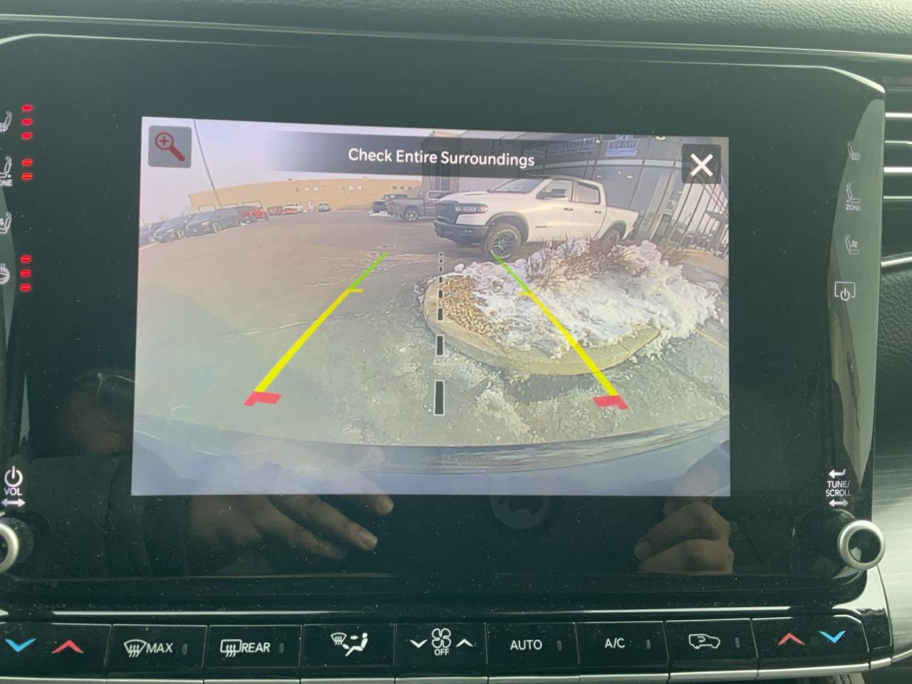 2023 Jeep Wagoneer 7 PASSENGER / FULL SIZE / LUXURY / 4x4 / LEATHER Photo