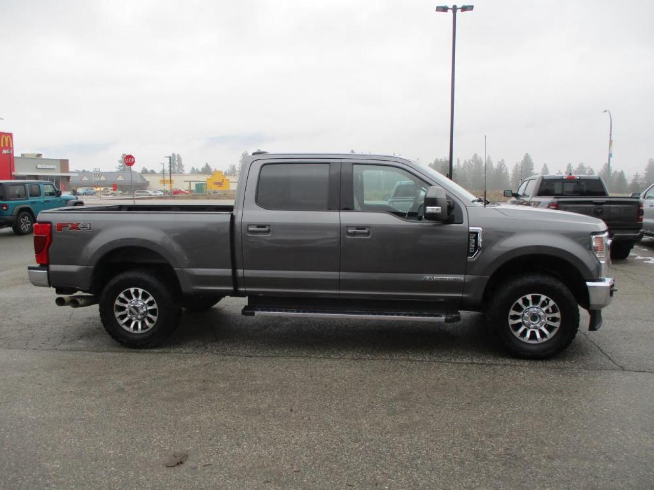 2022 Ford F-350 SD Lariat Crew CAB 4X4 Photo4