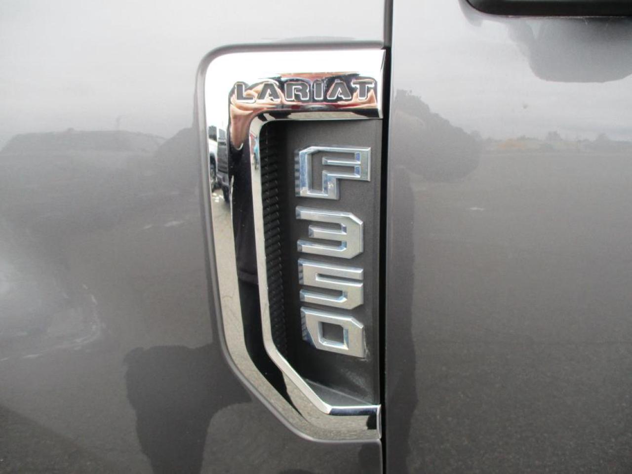 2022 Ford F-350 SD Lariat Crew CAB 4X4 Photo