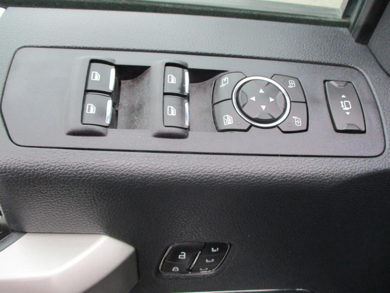 2022 Ford F-350 SD Lariat Crew CAB 4X4 Photo