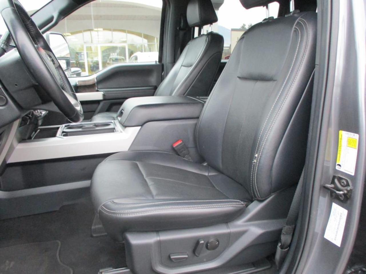 2022 Ford F-350 SD Lariat Crew CAB 4X4 Photo