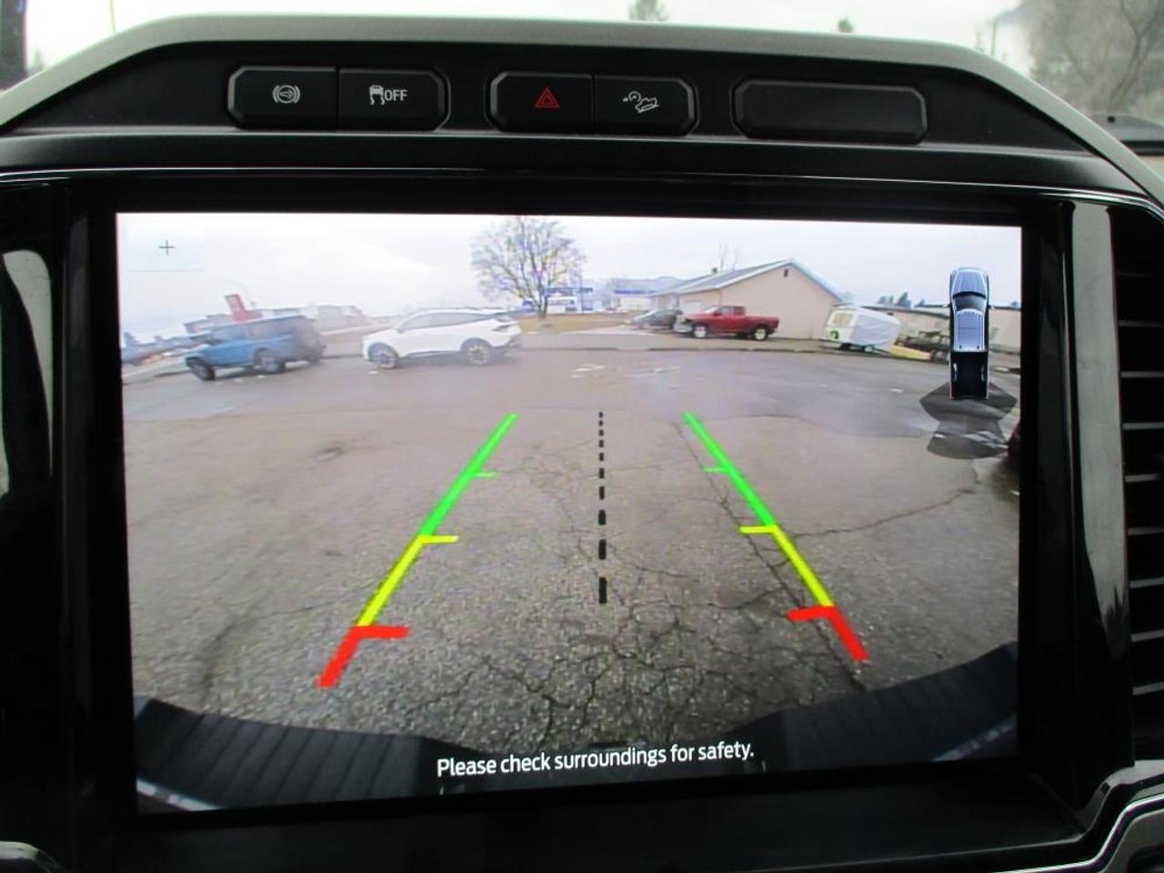 2022 Ford F-350 Lariat Crew Cab 4x4 Photo