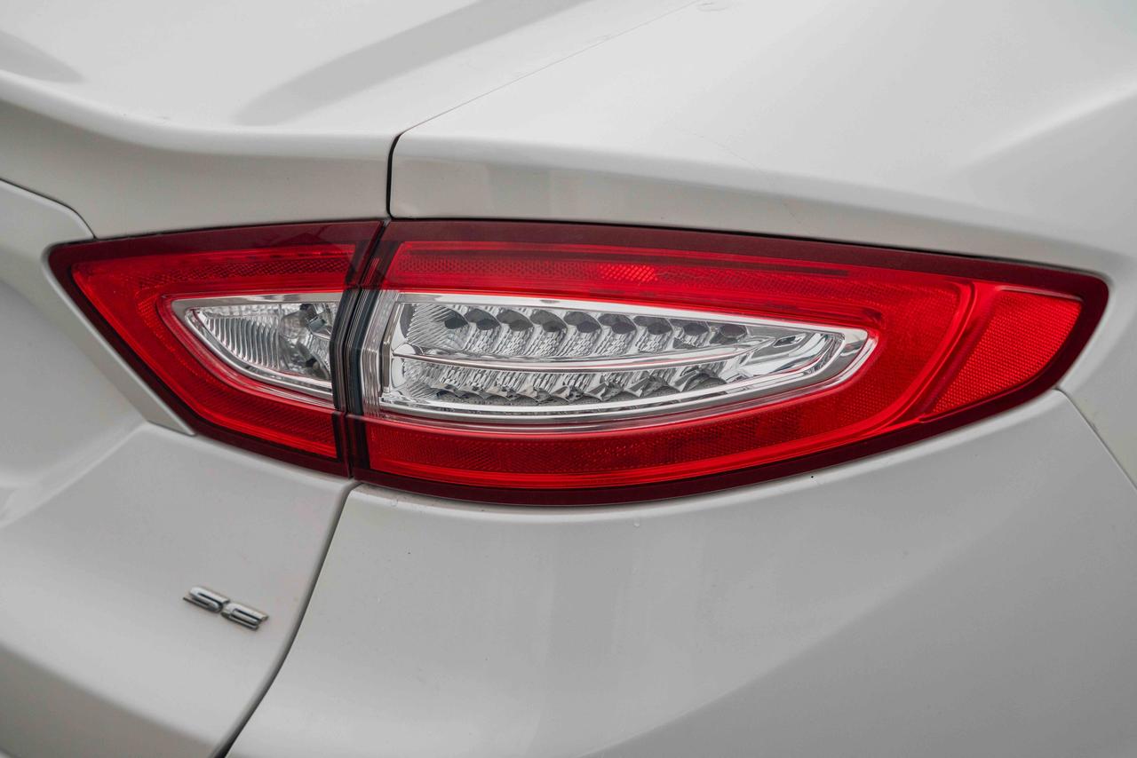 2014 Ford Fusion SE Photo