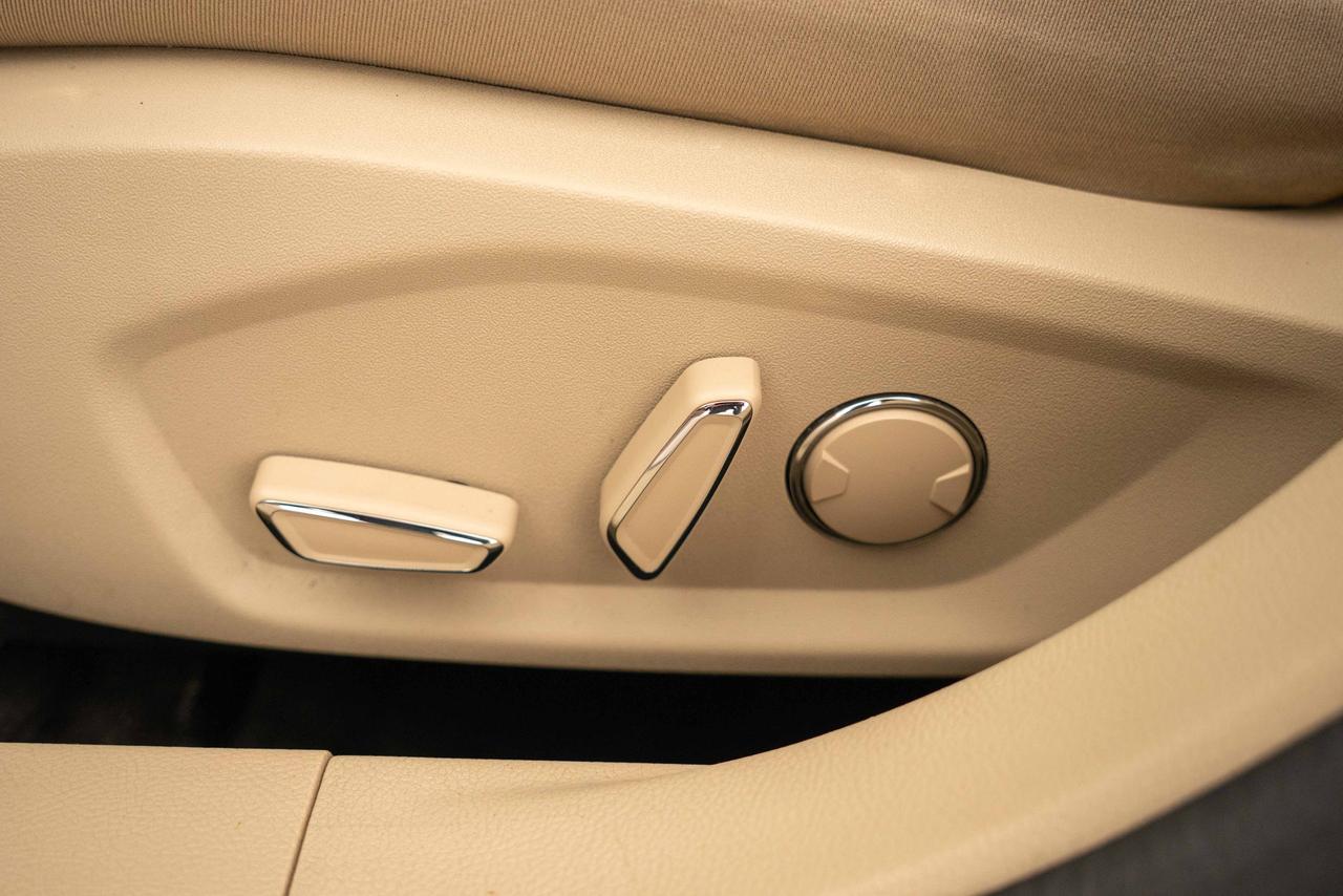 2014 Ford Fusion SE Photo